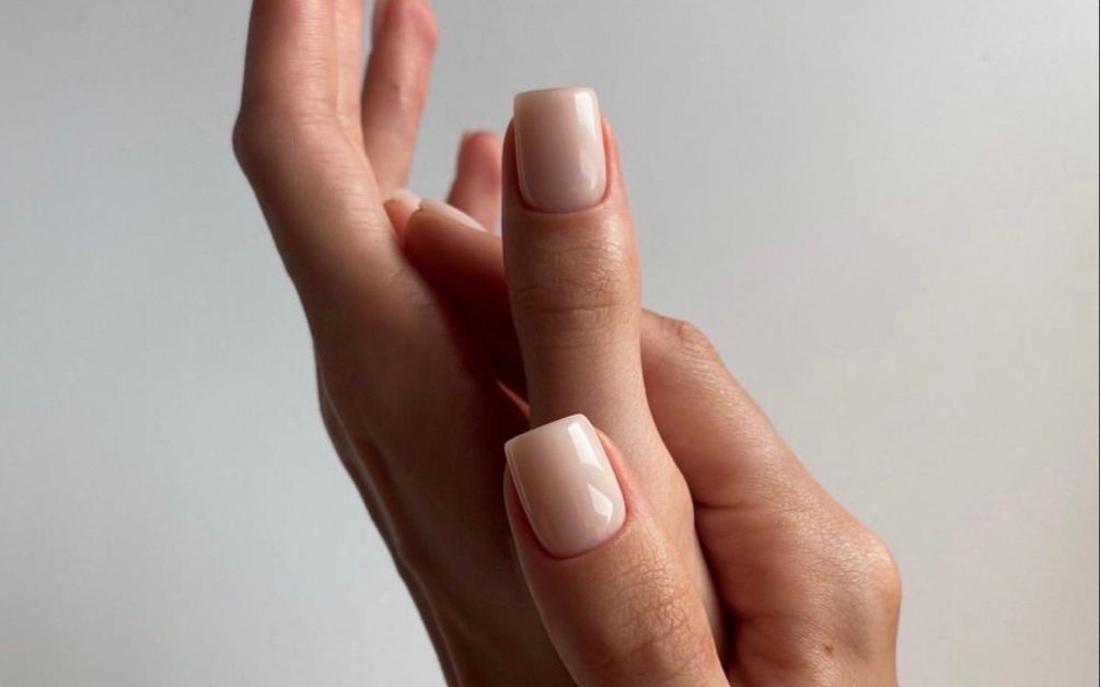 Uzupełnienie żelem / Manicure żelowy – KATARZYNA BRUI Salon urody Białystok – efekt zabiegu