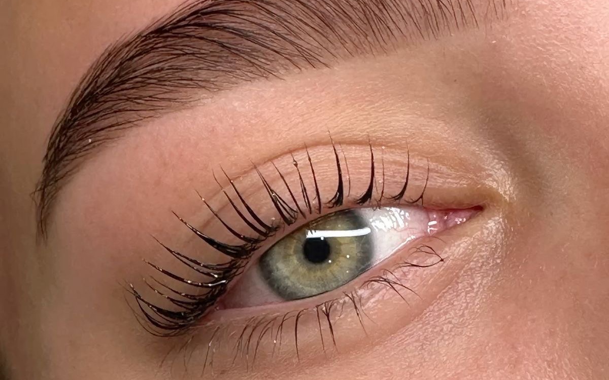 Lifting rzęs + laminowanie brwi – KATARZYNA BRUI Salon urody Białystok – efekt zabiegu